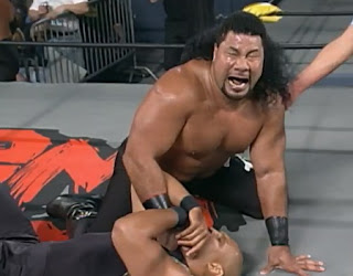 WCW World War 3 1997 Review - Meng puts the Tongan Death Grip on Ernest Miller