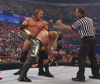 WWE / WWF - Fully Loaded 2000 -  Triple H puts Chris Jericho in abdominal stretch