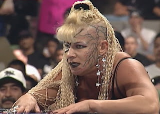 WWE / WWF Royal Rumble 1998 - Luna Vachon supports Goldust in his match with Vader