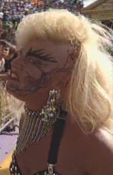 WWE / WWF WRESTLEMANIA 9: Luna Vachon was in the company of Intercontinental Champion, Shawn Michaels