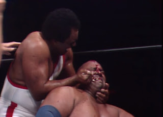 NWA Starrcade 83: A Flare for the Gold - Carlos Calon attacks Abdullah the Butcher