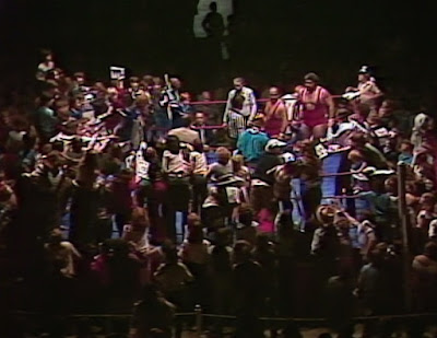 WCCW Star Wars 1981 Review - The Crowd Swarm the ring